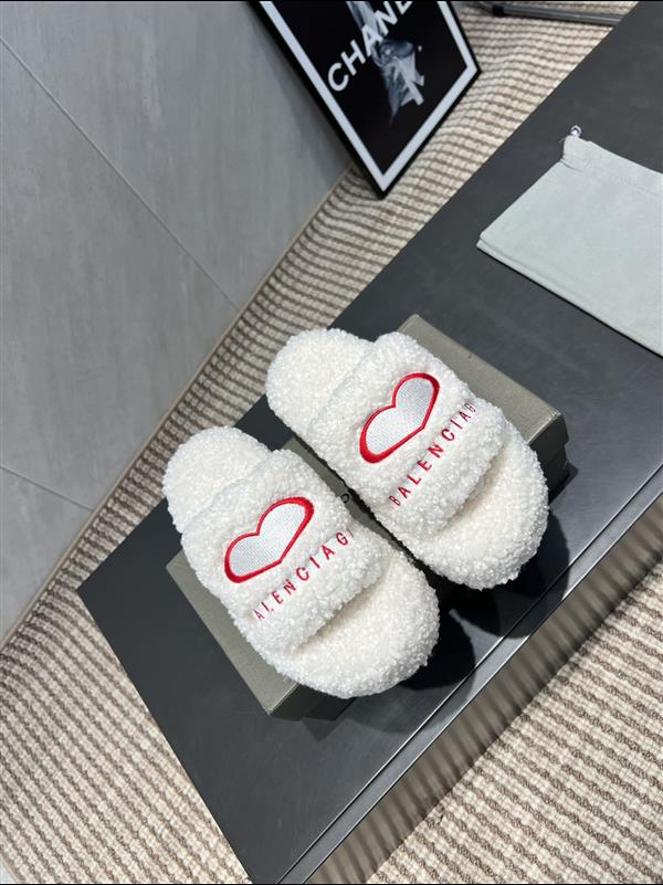 2025112818448674 210